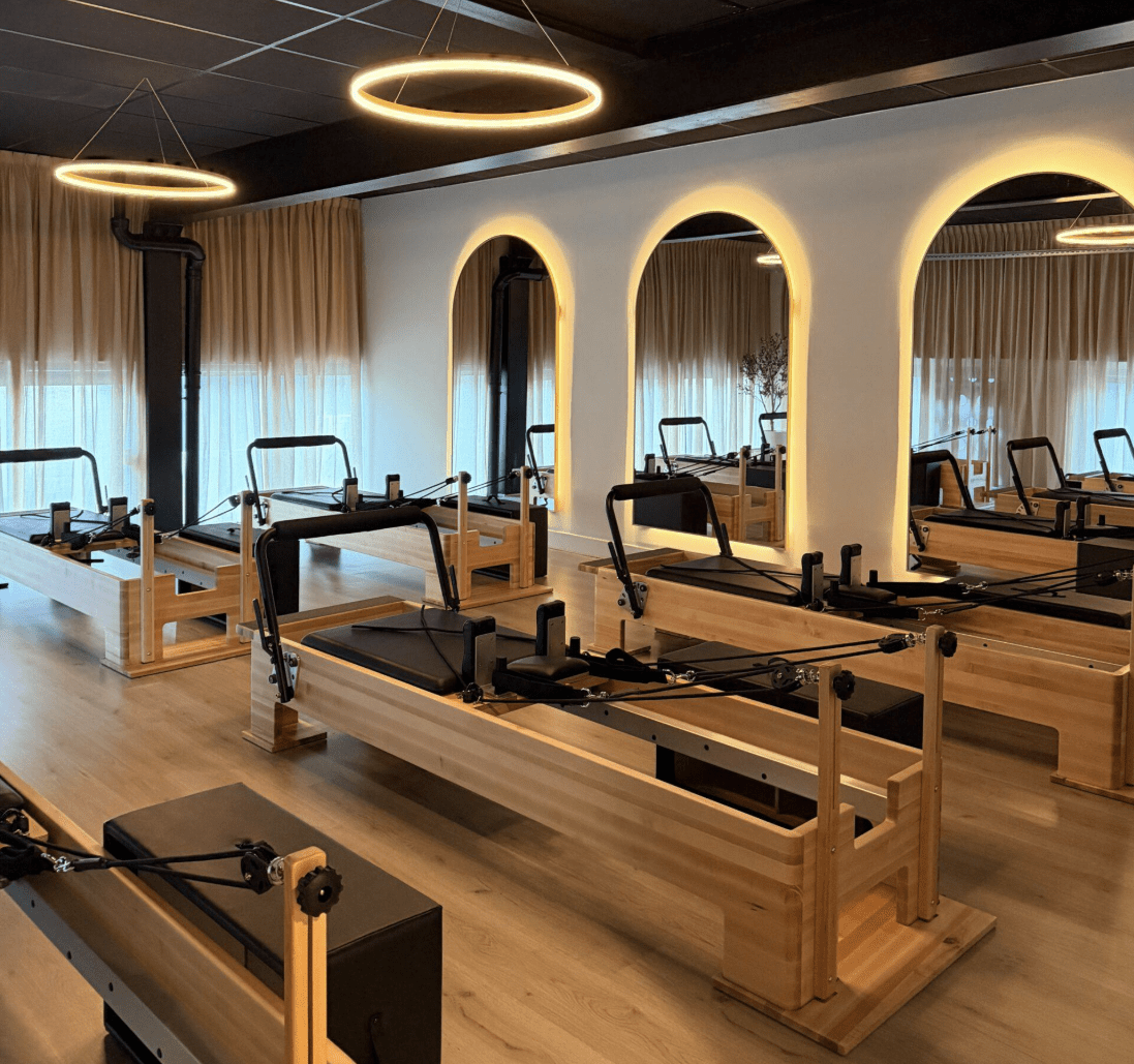 Sfeerimpressie van de Reformer Pilates studio bij LopikFit